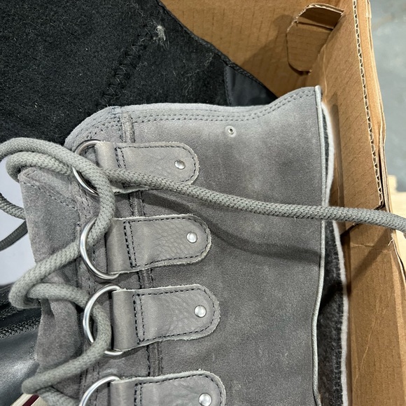 Sorel Winter Boots - Picture 2 of 4